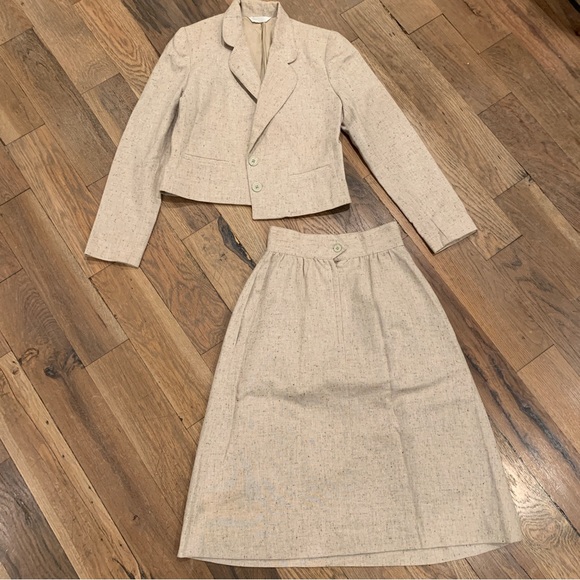 Vintage Woman’s Beige Linen Skirt Suit Set Size 3/4 - Picture 10 of 10